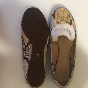 Tory Burch flats snake pattern, rare!!